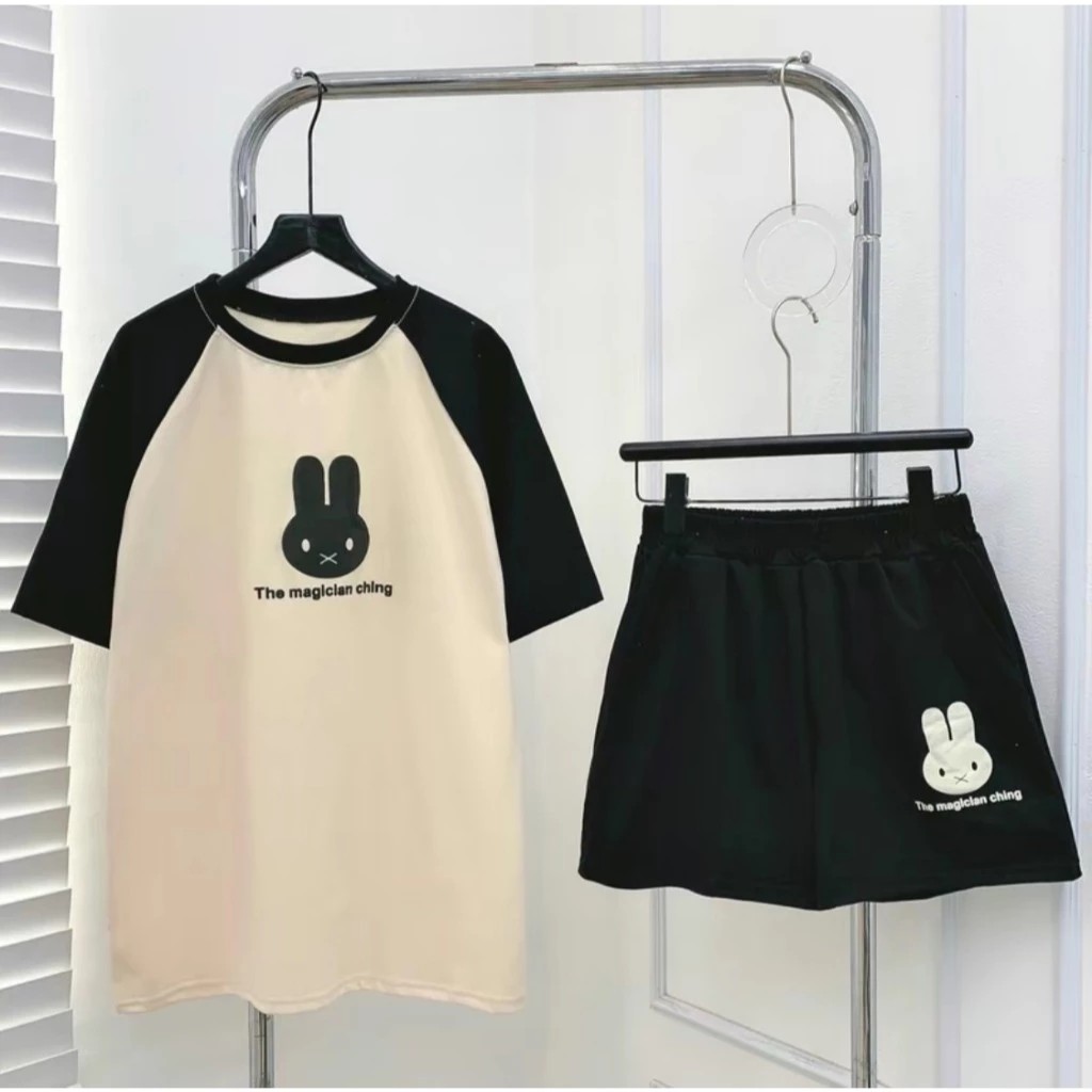 Set of Women's Loose-fit Half-Sleeve T-Shirt + Wide-Leg Shorts THO MAGIC