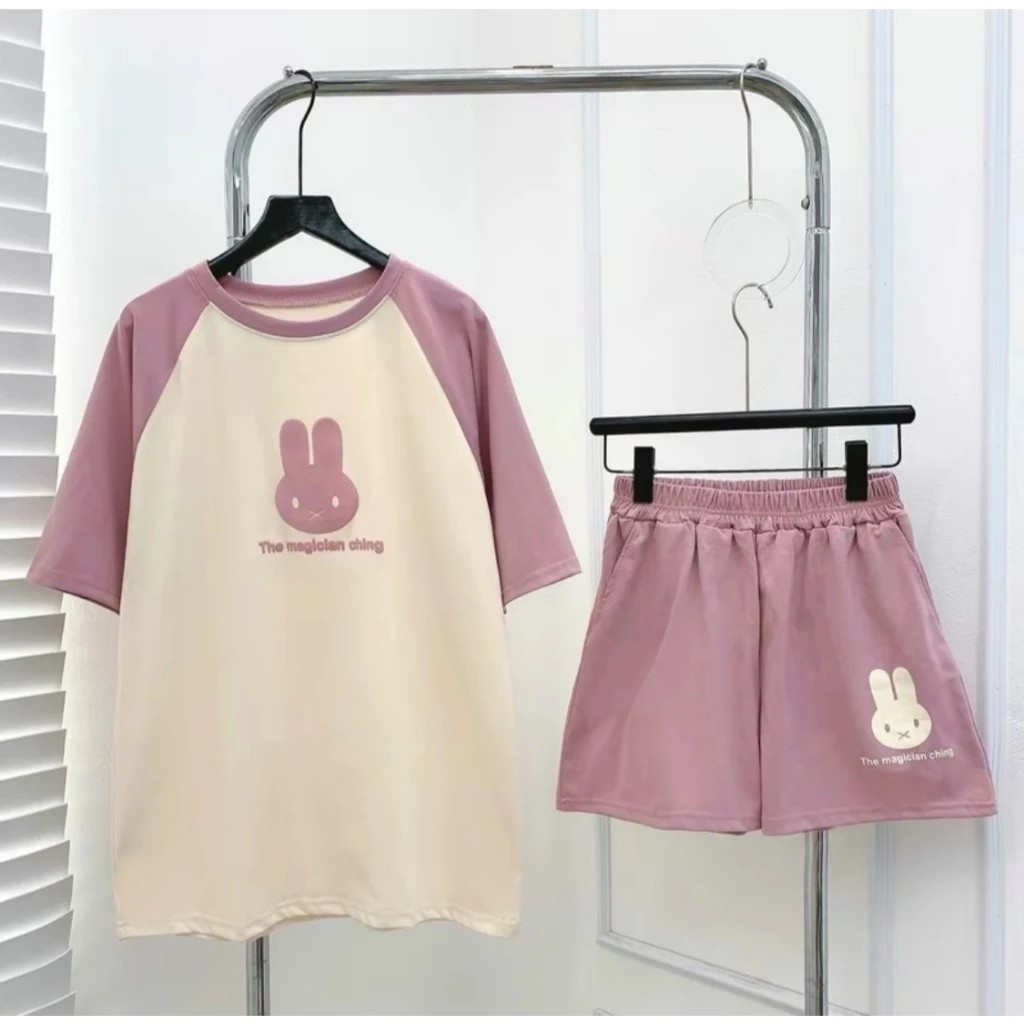 Set of Women's Loose-fit Half-Sleeve T-Shirt + Wide-Leg Shorts THO MAGIC